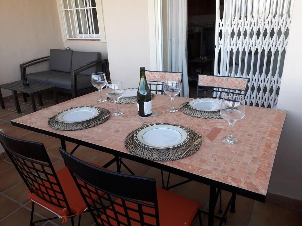 Duquesa Fairways, A Spacious Apartment With Fabulous Views And Facilities Манилва Екстериор снимка