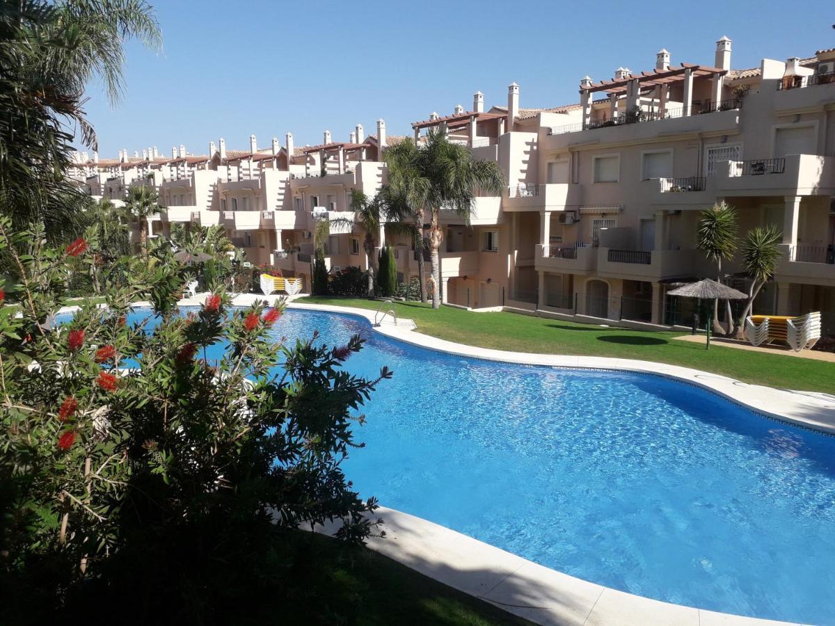 Duquesa Fairways, A Spacious Apartment With Fabulous Views And Facilities Манилва Екстериор снимка