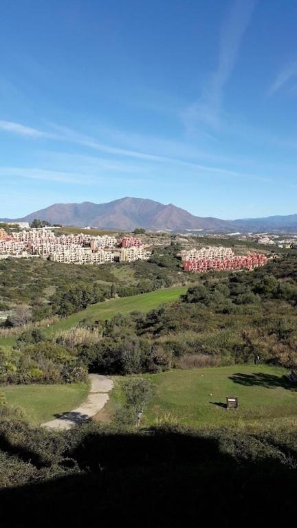 Duquesa Fairways, A Spacious Apartment With Fabulous Views And Facilities Манилва Екстериор снимка