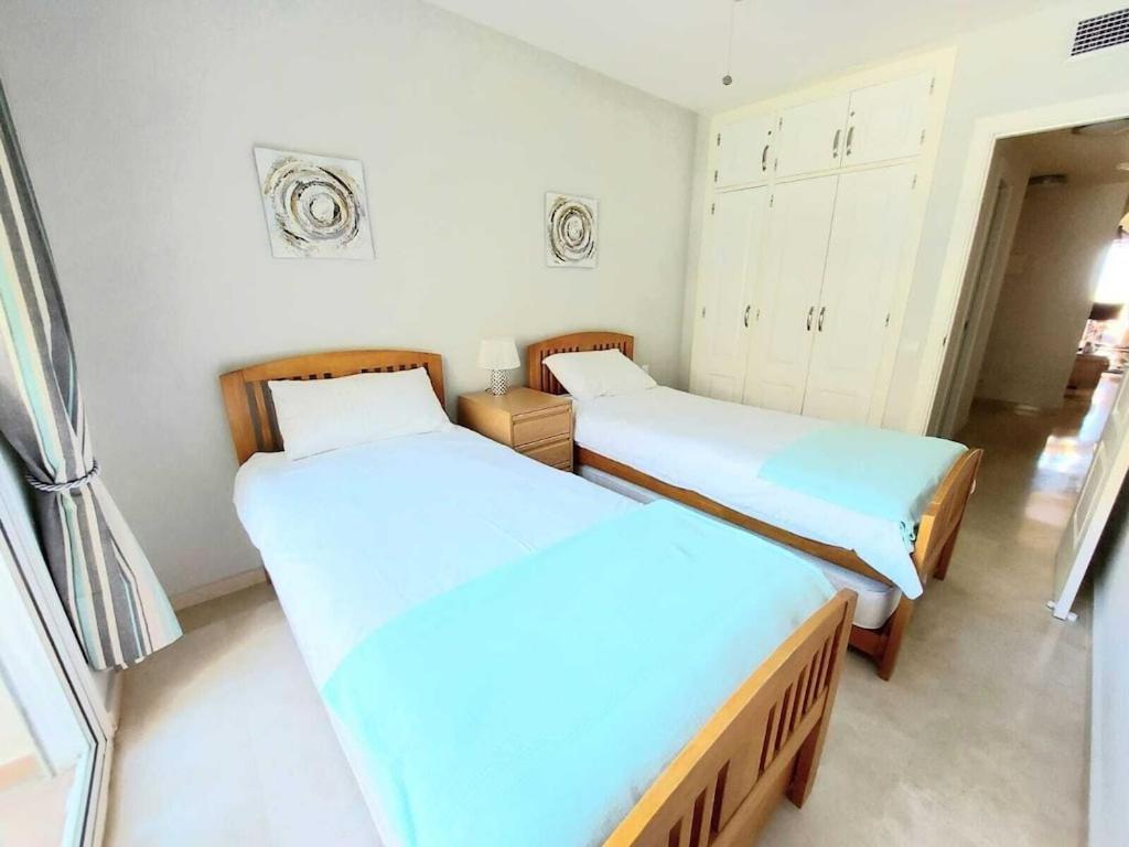 Duquesa Fairways, A Spacious Apartment With Fabulous Views And Facilities Манилва Екстериор снимка
